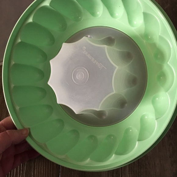 Jello Mold - light Green w-clear lid-Tupperware - Picture 4 of 10